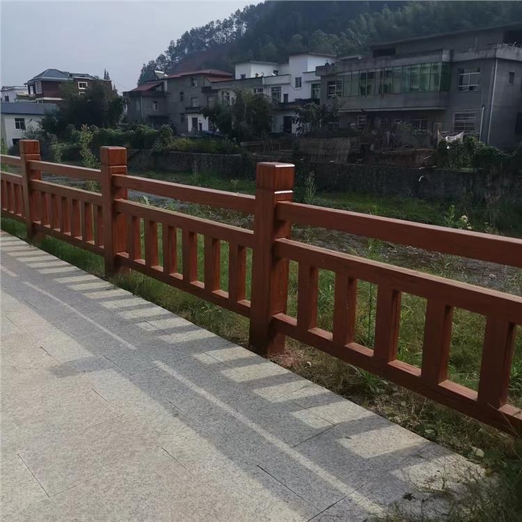 乌鲁木齐水泥仿木3-8护栏