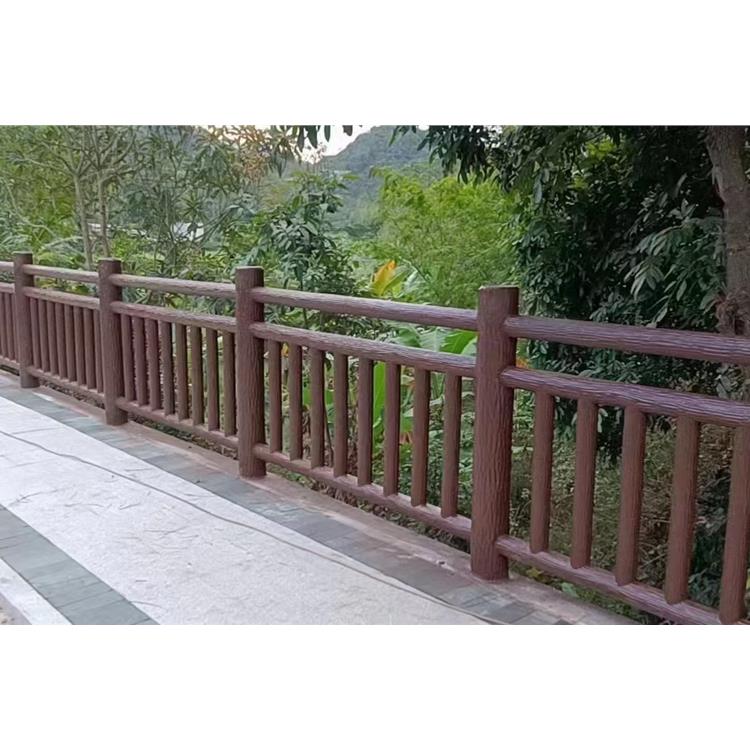 郑州仿树皮生态护栏