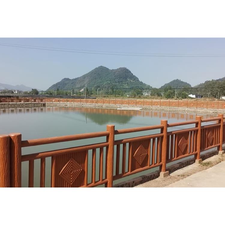 济南仿树皮围栏