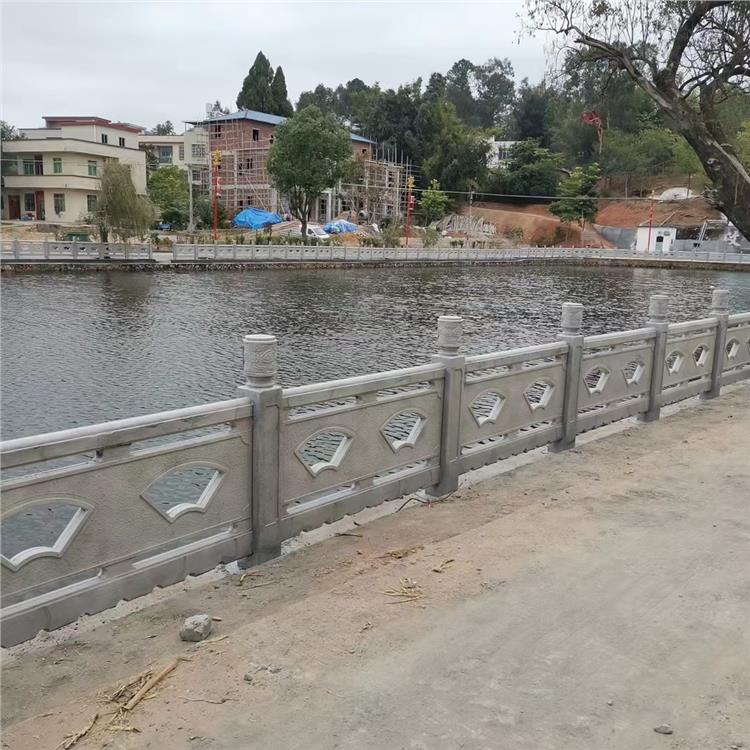 哈尔滨仿石扇形护栏