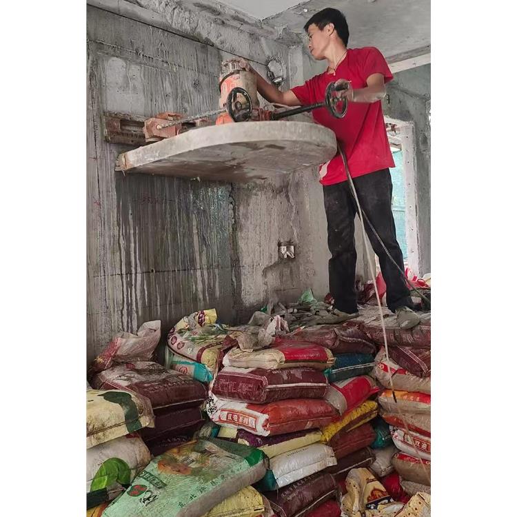 义乌苏溪无尘门洞切割上门施工